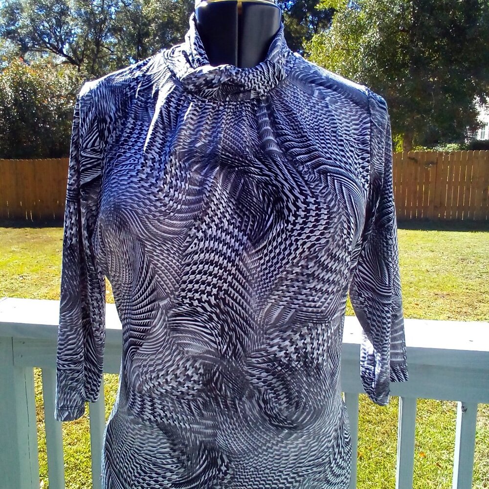 Worthington Stretch top, Size Medium, Color Gary, White and Black.